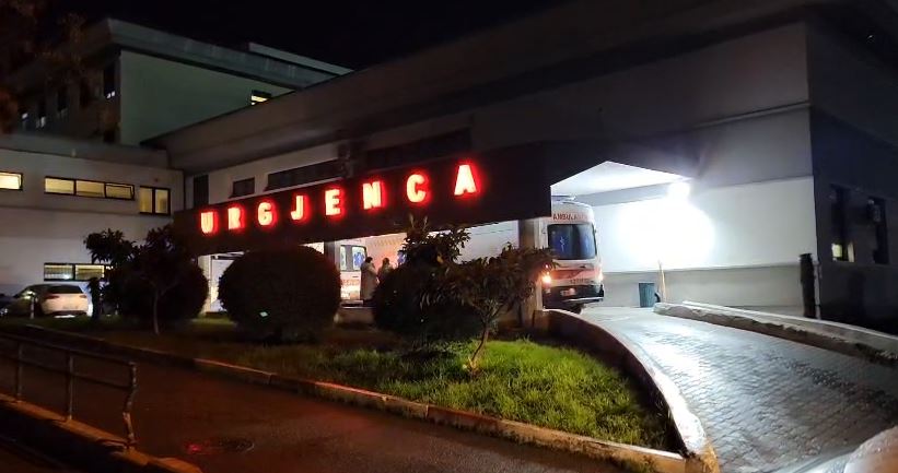 EMRAT  Goditi me thikë 21 vjeçarin  identifikohet autori i dyshuar  në kërkim nga policia