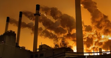 Ekspertët: Bota në rrezik 10 vite pas Marrëveshjes së Parisit për klimën