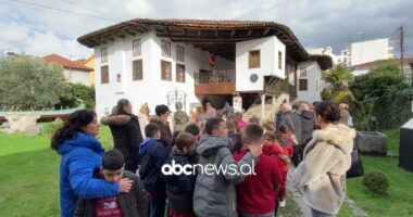 Art në fije, ekspozitë në Shkodër/ Punime të bëra mjeshtërisht nga duart e grave shqiptare