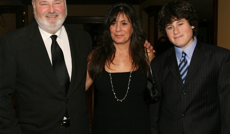 Regjisori i nohur dhe gruaja e tij gjenden të vrarë në banesë  Autor dyshohet djali i tyre