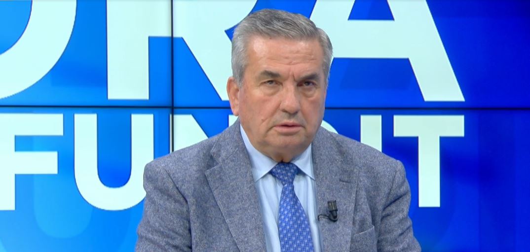 Shtyhet padia e kryeministrit  Avokati  Pushteti gjyqësor po luan rolin e destabilizuesit 