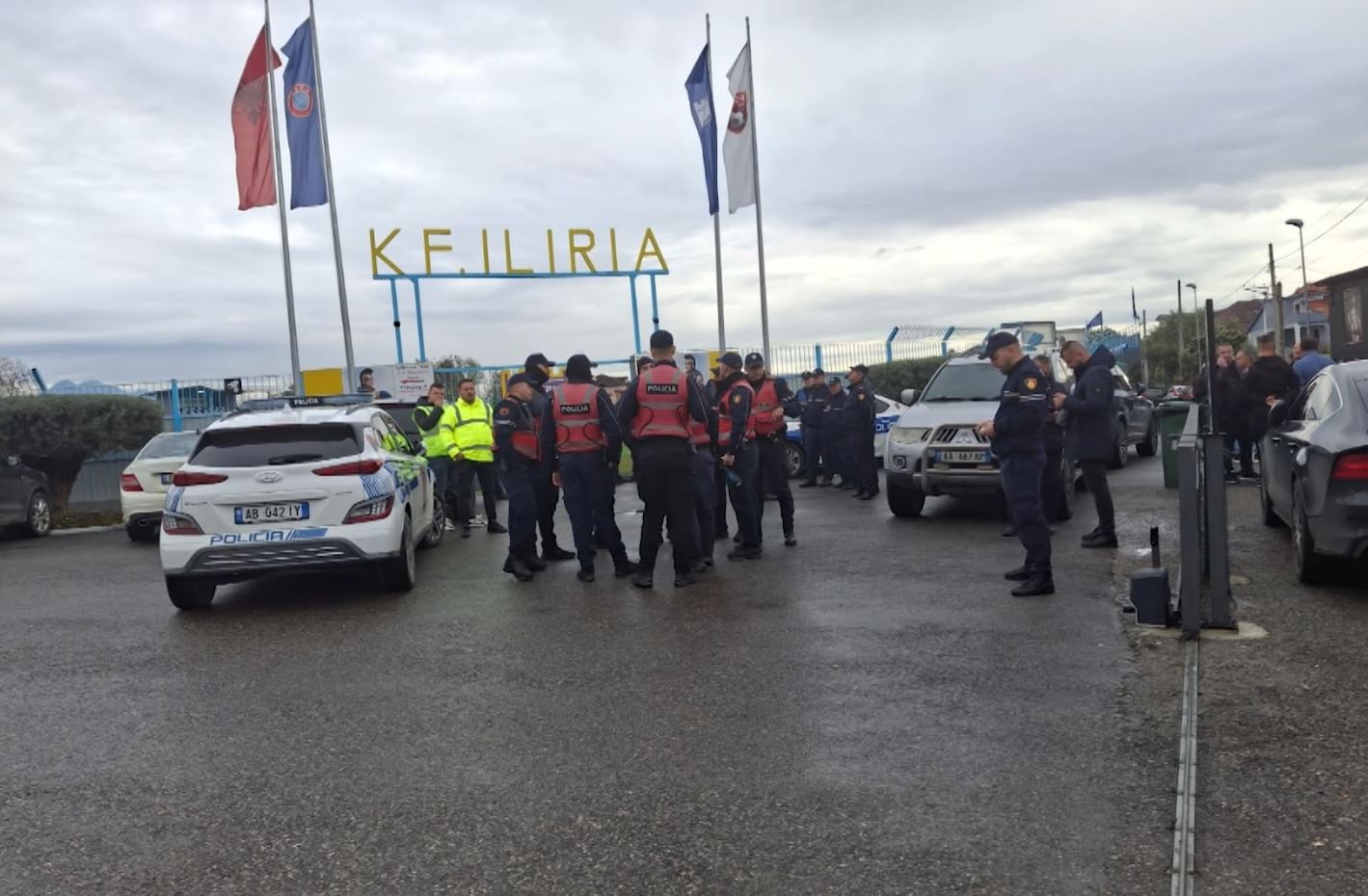 Kruja “dhunon” Skënderbeun/ Rikthehet dhuna në futboll. Lojtarët e Ilirisë godasin korçarët