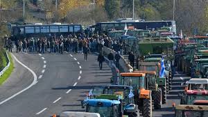 Protesta e fermerëve në Greqi/ Bllokohet për 3 orë aksi rrugor Kakavijë–Janinë