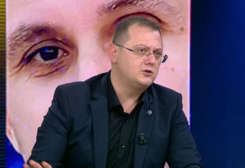  Askush s ka kërkuar dorëheqjen e Berishës   Hoxha  Në mbledhjet e kryesisë  Salianji ka kërkuar të mbahen protesta