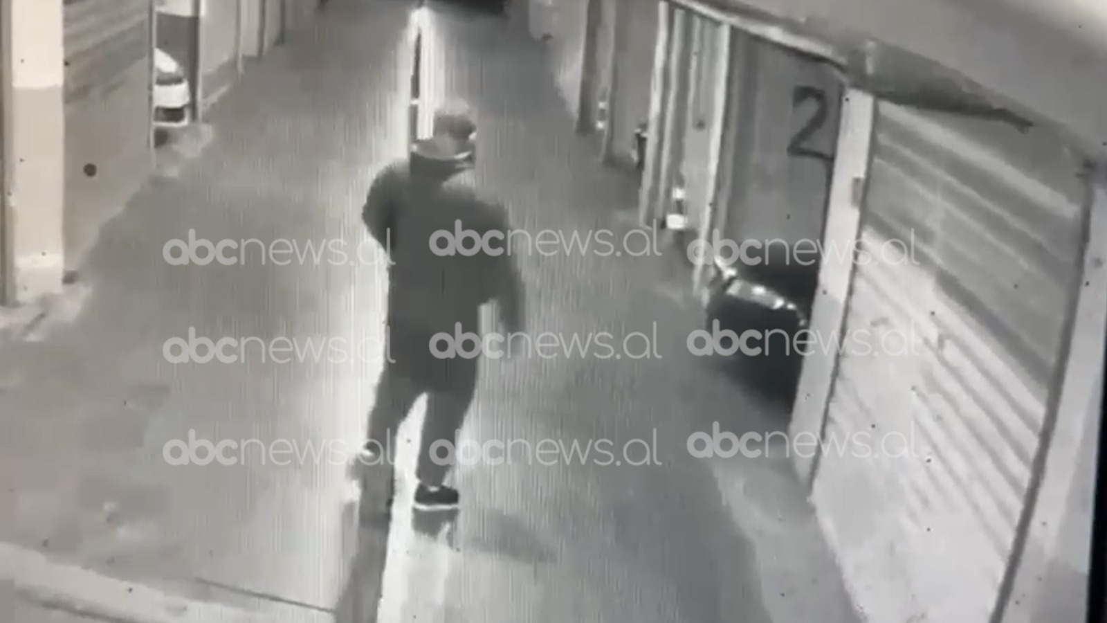 VIDEO  I dyshuar për vrasjen e biznesmenit  kamerat kapin lëvizjet e Marselo Aranit  një ditë para krimit mori makinën nga ku u qëllua Mëhalla