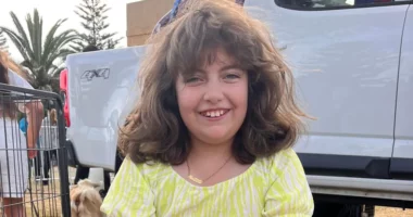 Tragjedia e Sidney/ Nëna e Matildës mes lotësh i jep lamtumirën vajzës: Ishte vetëm 10 vjeç