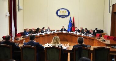 Këshilli i mandateve, kërkohet shtyrja e mbledhjes/ SPAK i kërkon Kuvendit imunitetin e zv/kryeministres