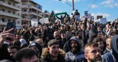 Protesta në Siri/ Tre të vrarë dhe 60 të plagosur, alavitët rebelohen kundër qeverisë