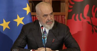 Nga kurikulat e reja, transporti i nxënësve e siguria në shkolla/ Rama: Kemi bërë hapa të rëndësishëm në arsim