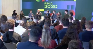 “Punësim, aftësi, sipërmarrje”/ Rama takim me të rinjtë: Aplikoni në programet e punësimit. Vitet në vijim më shumë financime