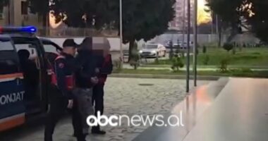 Dogji dy automjete/ Pranga 19-vjeçarit në Shkodër, çfarë iu gjet në banesë