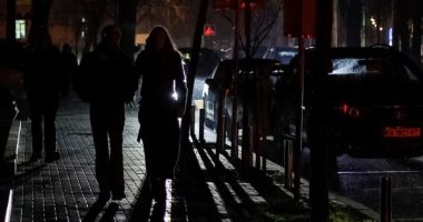 Gjysma e Kievit në errësirë pas sulmeve ruse, teksa Ukraina ndërmerr hapa për kursimin e rrymës