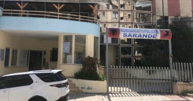 Sarandë/ 3 fëmijë gjejnë një armë zjarri, ishte në një çantë, forca të shumta policie në vendngjarje