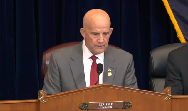 drejtesia-kritike-nga-amerika-kongresmeni-keith-self-u-ngrit-per-njerezit-por-nuk-po-u-sherben-atyre
