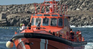 Mbi 3 mijë persona humbën jetën duke tentuar të arrinin në Spanjë gjatë 2025-ës