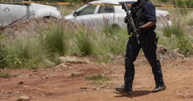 Sulm me armë zjarri në Afrikën e Jugut, të paktën dhjetë viktima dhe disa të plagosur