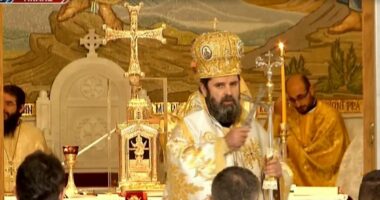 Gëzuar Krishtlindjen/ Besimtarët e krishterë kremtojnë ditën e lindjes së Krishtit