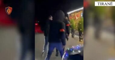 U kapën në flagrancë duke vënë baste sportive, dy të arrestuar në Tiranë