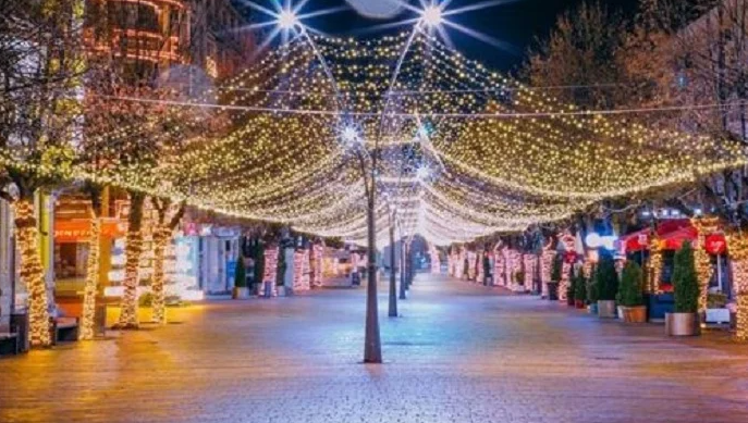 Korça, destinacioni i fundvitit/ Rezervimet të mbyllura prej javësh, bashkia kalendar të pasur aktivitetesh