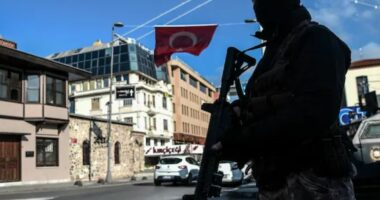 Turqia arreston 115 pjesëtarë të dyshuar të ISIS-it