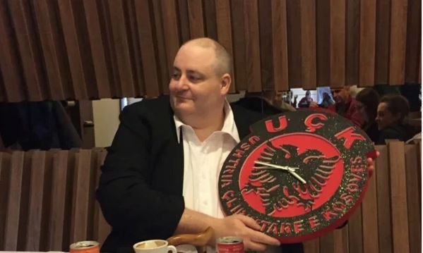 Britaniku i UÇK merr nënshtetësinë kosovare   Me zemër jam kosovar  dua të vdes këtu 