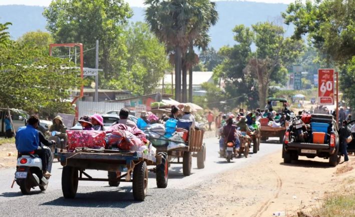 Mijëra njerëz ikin nga kufiri Tajlandë-Kamboxhia pas përleshjeve vdekjeprurëse