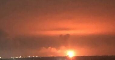 Ukraina godet me dronë rafinerinë ruse të naftës