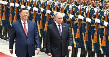 BE diskuton për mbështetjen e Kinës për Rusinë, përfshirë dërgesat e mundshme të armëve