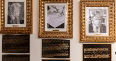 Trump “njollos” demokratët: Biden, Presidenti më i keq. Obama përçarës, gruaja e Clinton humbi përballë meje