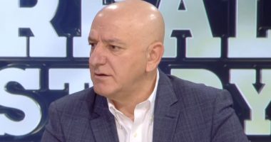 “Salianji është ftuar nga demokratët e Gjirokastrës”/ Roland Bejko: Ata që ikën dhe u rikthyen, servilë të Berishës
