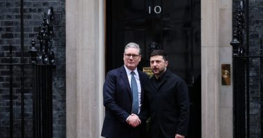 Zelensky mbërrin në Britani para takimit me liderët e E3