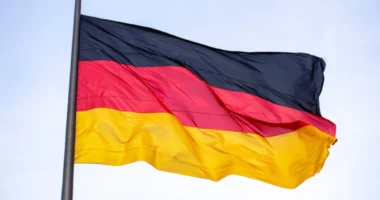 Përplasjet në Minneapolis/ Gjermania paralajmëron qytetarët e saj që udhëtojnë në SHBA