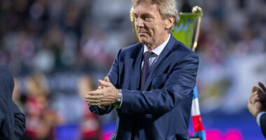 Bonjek: Kujdes nga Shqipëria/ Legjenda e futbollit polak, kundër euforisë në prag të duelit kuqezi