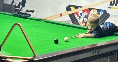 Talenti i lindur i bilardos/ Pa mbushur tre vjeç, Jude Owens vendos dy rekorde “Guinnes”