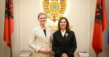 Van Horn takon Papajorgjin: Kushtetuesja, rol të rëndësishëm në garantimin e drejtësisë për qytetarët