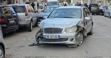 Aksident i rëndë në Vlorë/ “Benzi-i” merr përpara pesë automjete