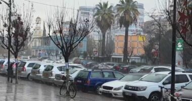 Situata në qarkun Fier/ Reshjet e dendura rrisin nivelin e lumenjve, disa fshatra pa energji elektrike