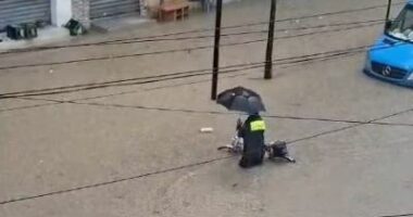 Moti i keq “paralizon” Durrësin/ Gjysma e qytetit pa energji elektrike, nisin evakuimet