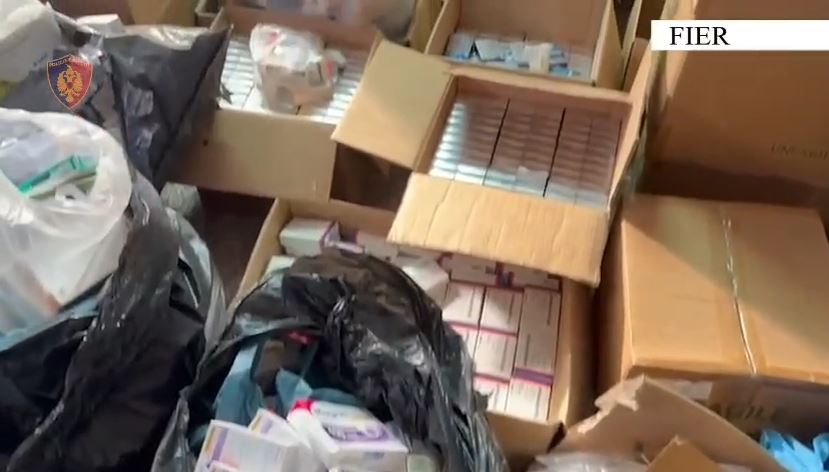Tregtonte ilaçe kontrabandë dhe të skaduara  arrestohet 42 vjeçari në Fier