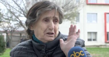 Forcë e pamposhtur për fëmijën e saj/ Historia e të moshuarës Durime Asllani, sfidon moshën për vajzën e saj të sëmurë