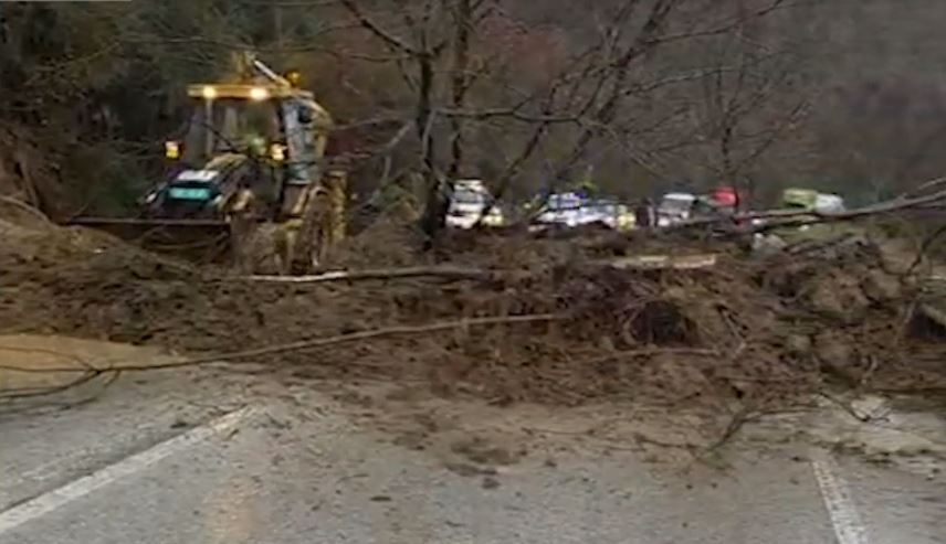 Moti i keq  Situata në qarkun e Shkodrës nën kontroll  Lezhë rritet niveli i ujit të lumenjve dhe përrenjve