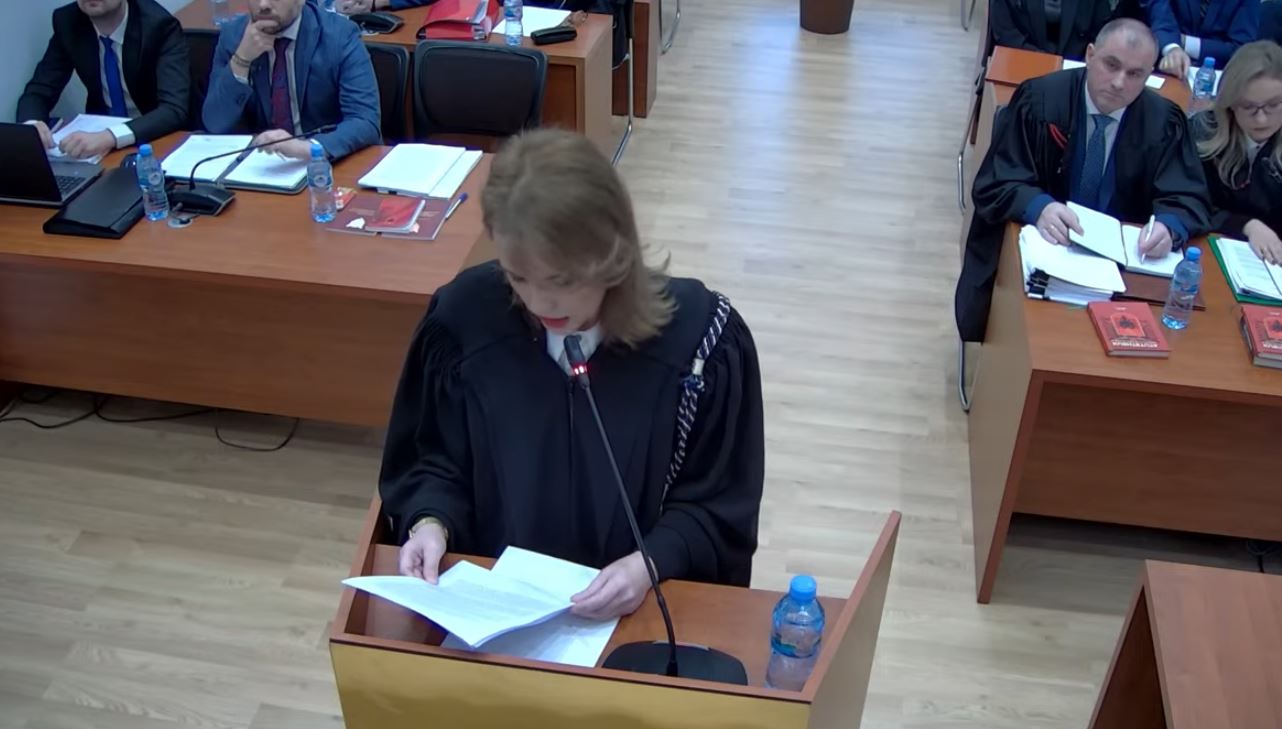 Balluku  Seanca në Kushtetuese  Qeveria  Pezullimi antikushtetues  Vendimi i njëanshëm