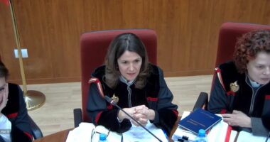 Mbyllet seanca në Kushtetuese/ Pritet vendimi për padinë e kryeministrit