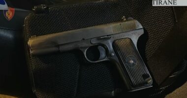 EMRI/ Lëvizte i armatosur, pranga 31-vjeçarit në Tiranë