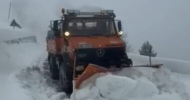 Reshjet e shiut dhe dëborës/ Rama: ARRSH po punon pa ndërprerje për të mbajtur akset rrugore të hapura