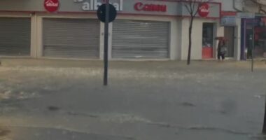 Situatë e rëndë në Durrës, qyteti i përfshirë nga përmbytjet