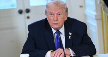 Trump vendos tarifa prej 25 për qind për shtetet që tregtojnë me Iranin