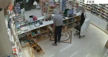 EMRI/ Vodhi me forcë një shumë parash në një farmaci, arrestohet 25-vjeçari në Fier