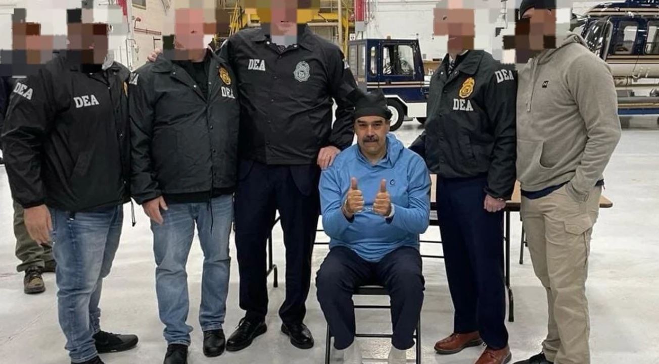 Me pranga në duar dhe   pamje të tjera të Maduros në New York