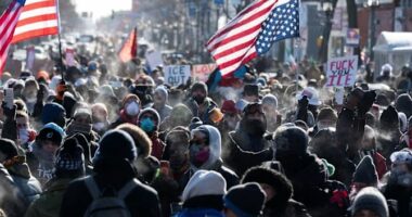 Trump tërhiqet nga Minneapolis/ Largohet komandanti dhe disa agjentë federalë të emigracionit